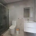 Modern, Spacious And Quiet Private In - Near Funicular Nazare