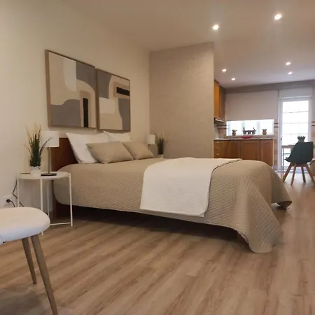 Casa de Férias Modern, Spacious And Quiet Private In - Near Funicular